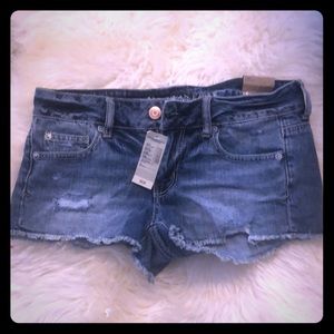 BNWT American Eagle Shortie Shorts (Size 4)